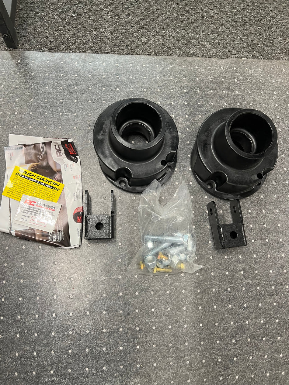 Cummins 2500/3500 Rough Country Leveling kit 2.5"